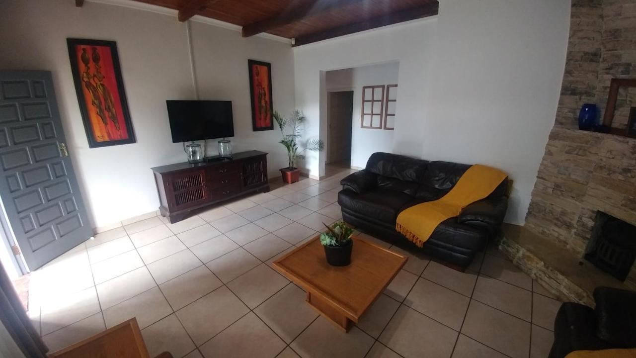 Four Seasons Self-Catering Guest House Graskop Extérieur photo